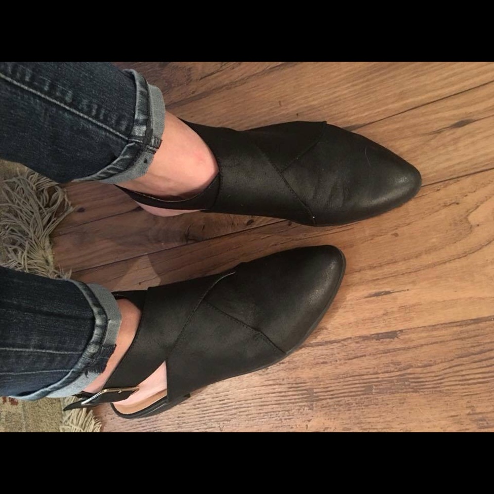 Black buckle bootie